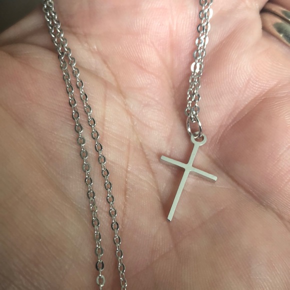 Delicate cross silver tone necklace - Picture 3 of 4
